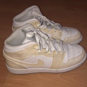 White Air Jordan 1 Youth (Used)
